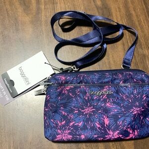 Baggallini Zip to It Small Crossbody Bag